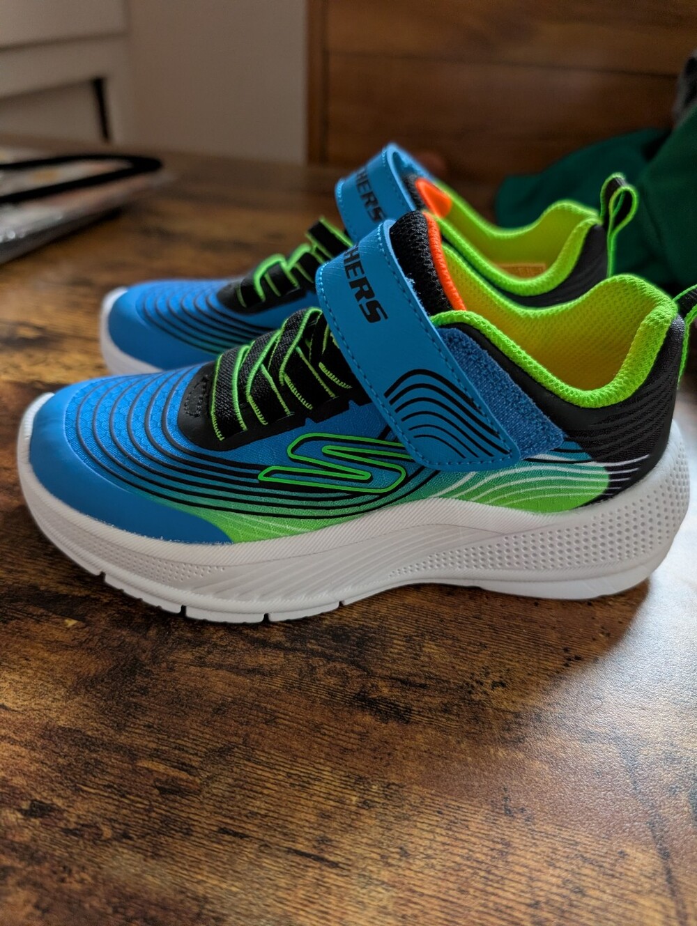Skechers Size 11C Blue & Neon Green Boys Athletic Sneakers Velcro Closure New